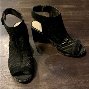 Vince Camuto black heels open toe- size 6- used